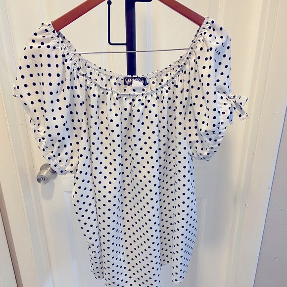 Puffed sleeve Polka Dot Top - Picture 1 of 3